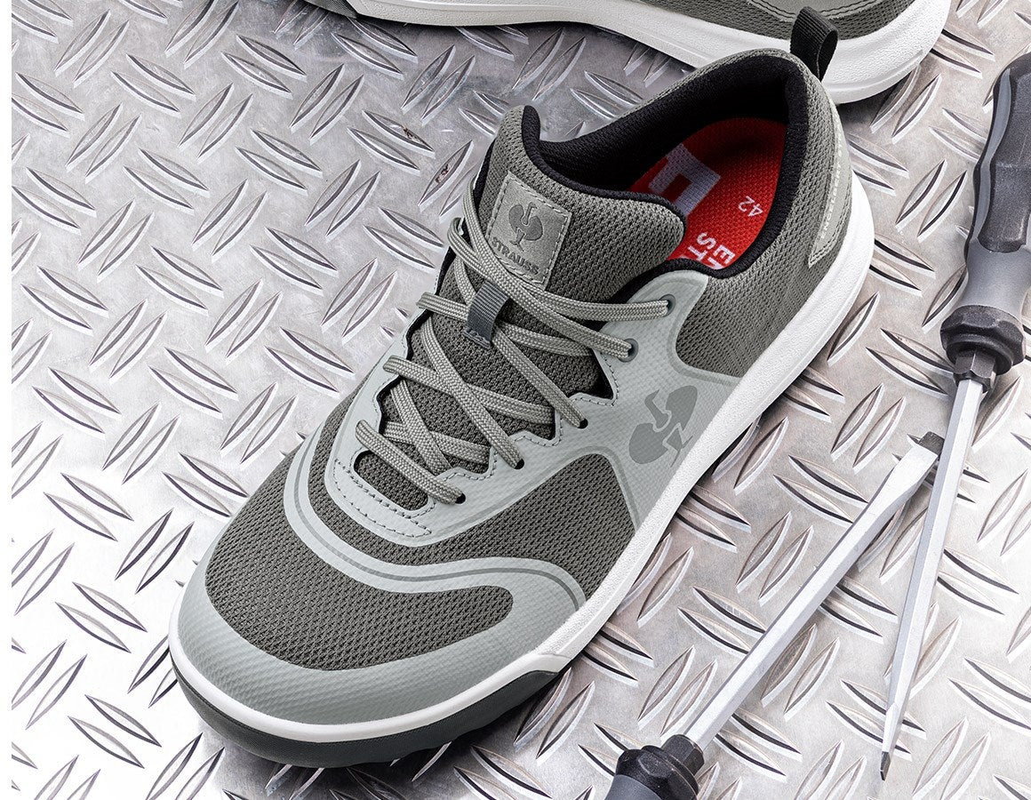 Main action image S1 Safety shoes e.s. Vasegus II low anthracite