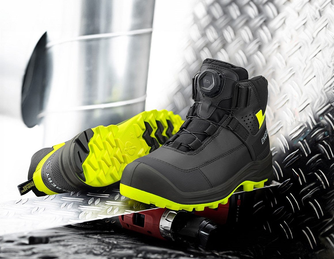 Main action image S3 Safety boots e.s. Sawato mid black/high-vis yellow