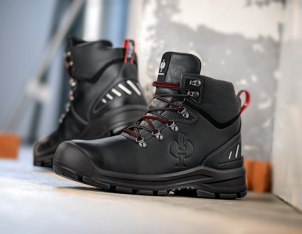 Main action image S3 Safety shoes e.s. Umbriel II mid black/straussred