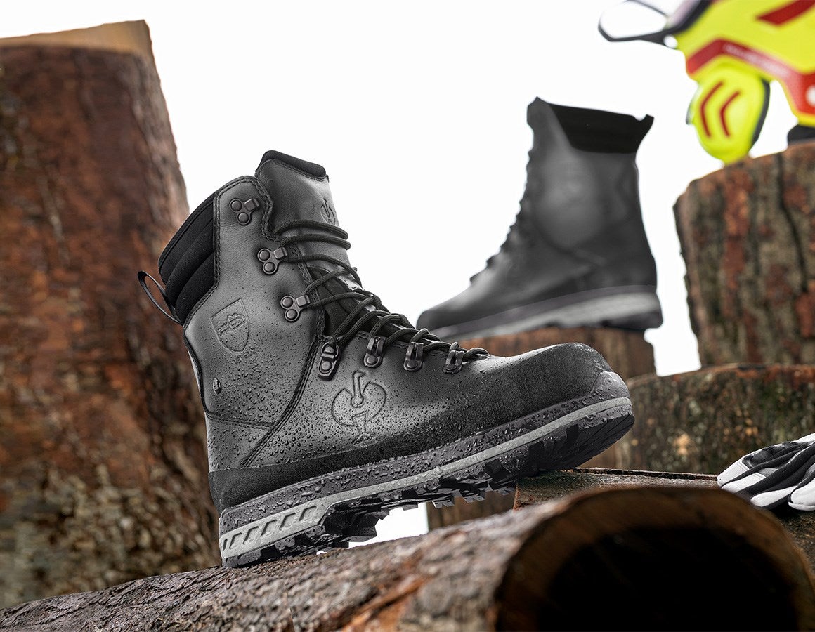 Main action image e.s. S2 Forestry safety boots Triton black